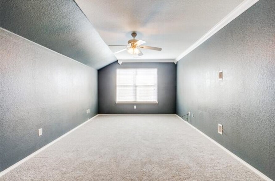 Building Photo - 11705 Pinyon Pine Dr