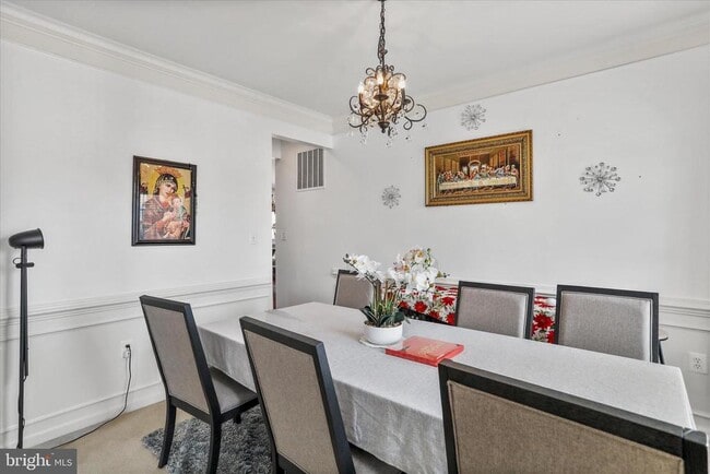 Building Photo - 301 Fontana Cir