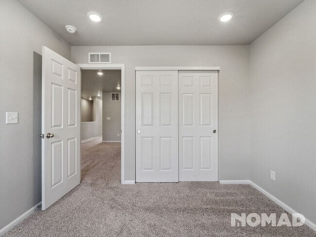 Building Photo - 6112 N Lisbon St