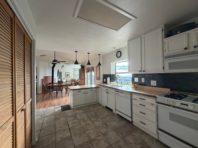 Building Photo - 20235 Chapel Dr