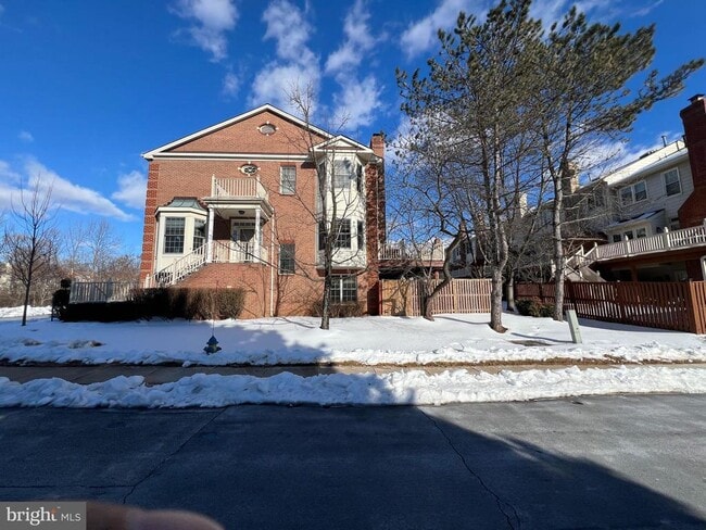 Building Photo - 201 Blaze Climber Way