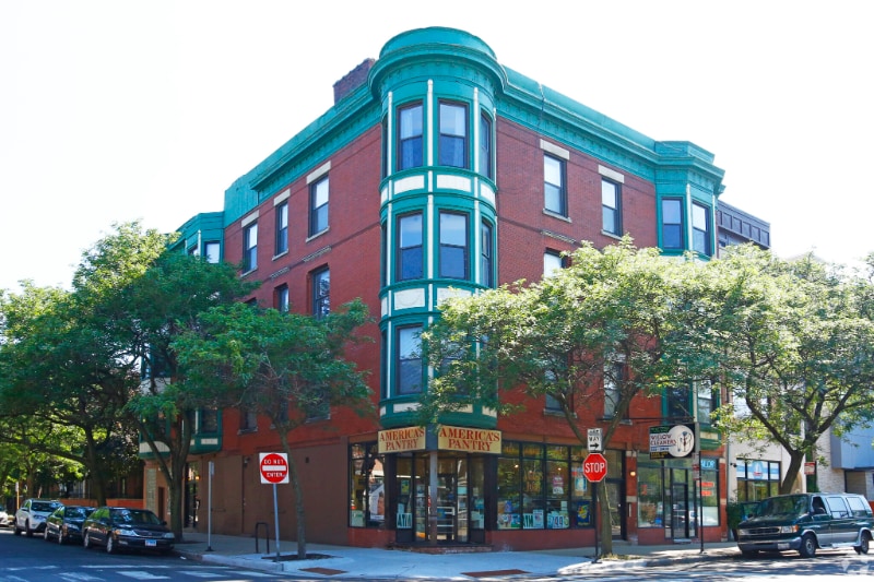 Building Photo - 703 W Willow St