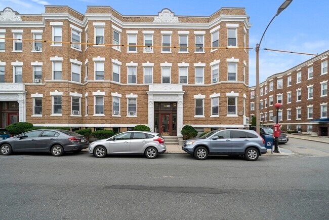 Building Photo - 229 Kelton St
