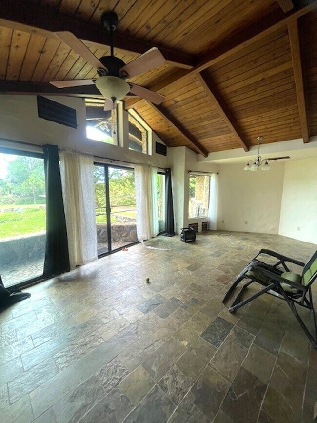 Building Photo - Gorgeous 2 Bedroom / 1 Bath in Waikane
