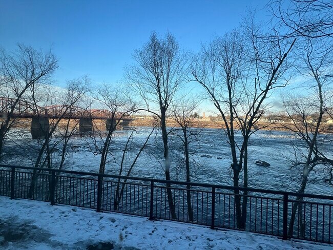 Building Photo - 35 Riverwalk Way