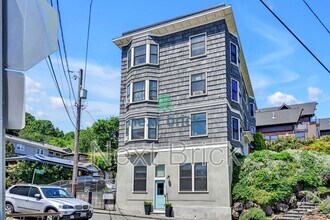 Building Photo - 317 Lakeside Ave S
