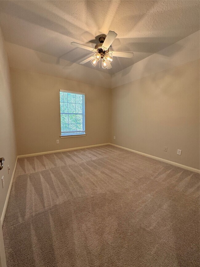 Building Photo - 137 E Montfair Blvd