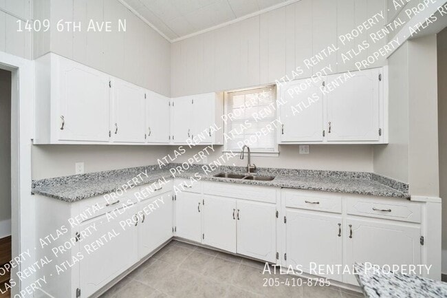 Building Photo - 1409 6th Ave N