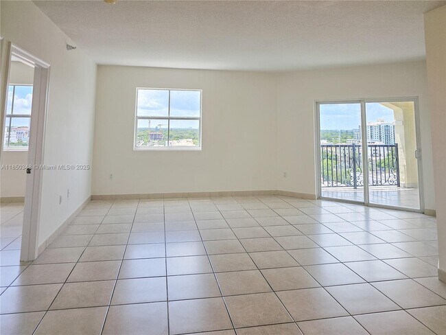 Building Photo - 1627 SW 37th Ave