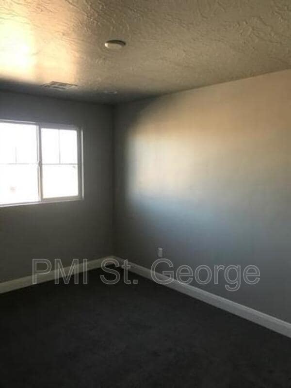 Building Photo - 3292 E 2890 S