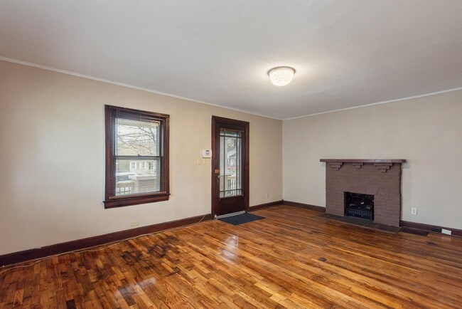 Building Photo - 4021 Porter Ave