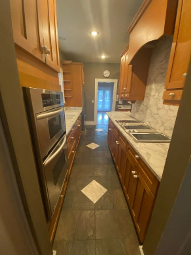 Building Photo - 3 Bedroom 2 Bath in Historic Orlando for RENT!