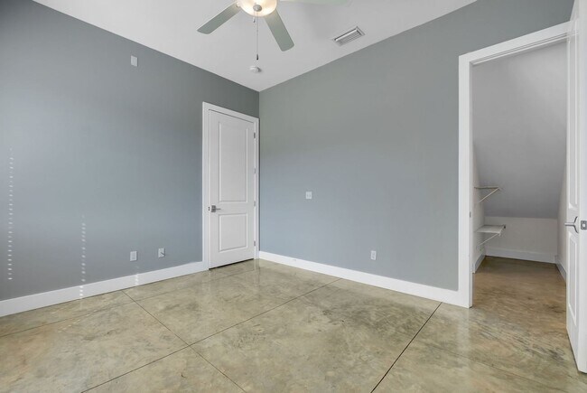 Building Photo - 1821 Buford Ct