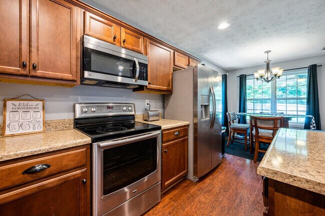 Building Photo - 20 Larkspur Avenue