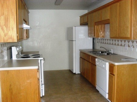 Building Photo - 305 Janelle Dr