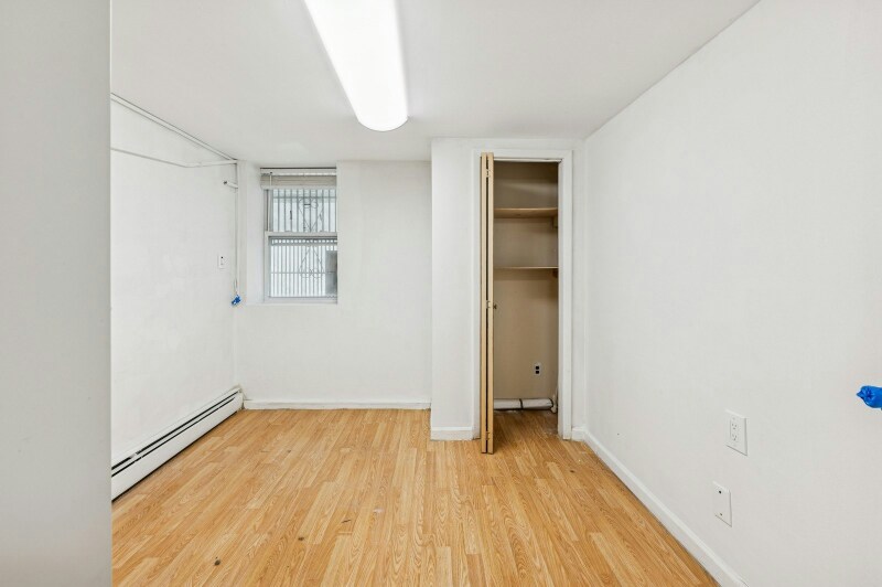 Building Photo - 1549 Selwyn Ave