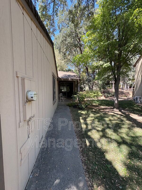 Building Photo - 6913 Navarro Ct