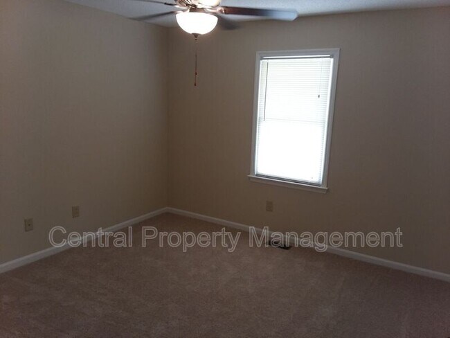Building Photo - 5423 Parris Bridge Rd
