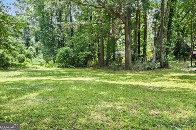 Building Photo - 1738 Duke Rd