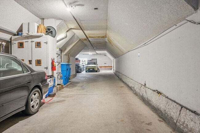 Building Photo - 774 9th Ave
