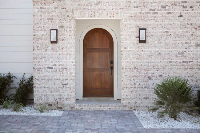 Building Photo - 226 George C Wallace Blvd