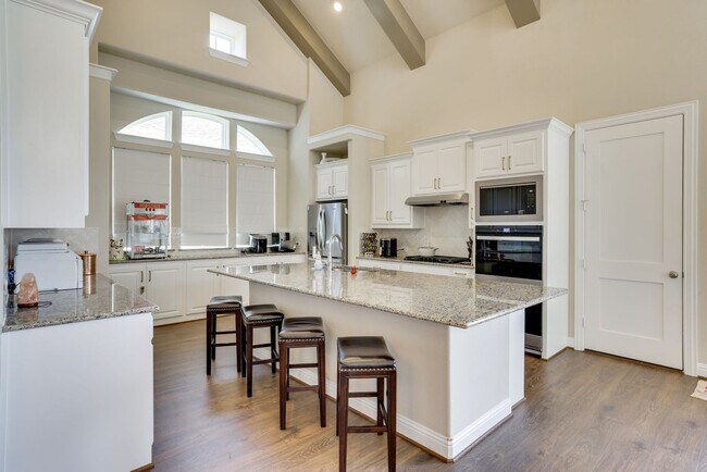 Building Photo - 12718 Mdw Gln Trl