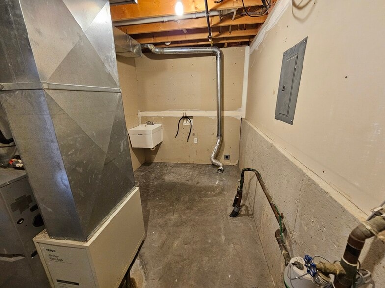 New Washer / Dryer - 609 Eagle Crest Ct