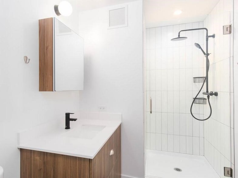 Building Photo - 1487 S Blue Island Ave