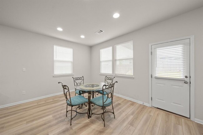 Building Photo - 3200 College Park Dr