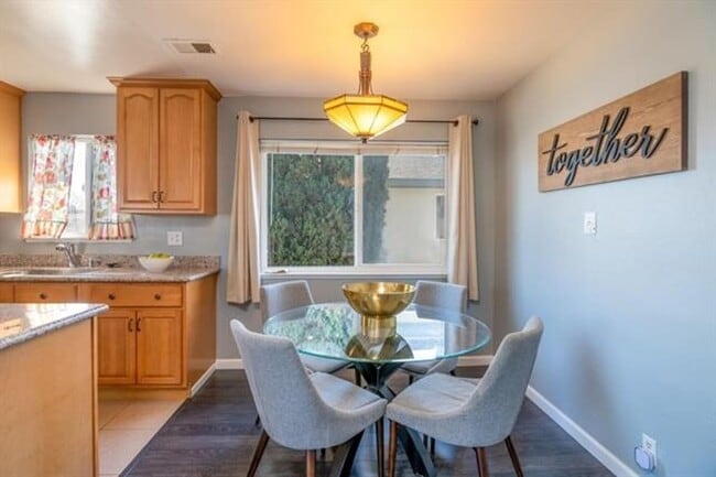 Building Photo - Beautifully Remodeled 2 Bedroom 1 Bath Condo in South San Jose!