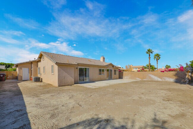 Building Photo - 45930 Las Colinas