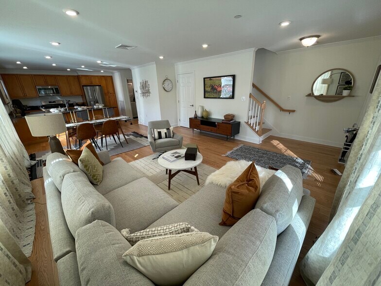 Building Photo - 302 Paine Ct