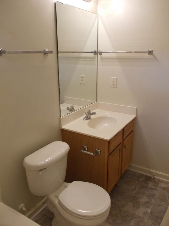 Building Photo - End Unit 2 story, 3 Bedroom Townhome near ...