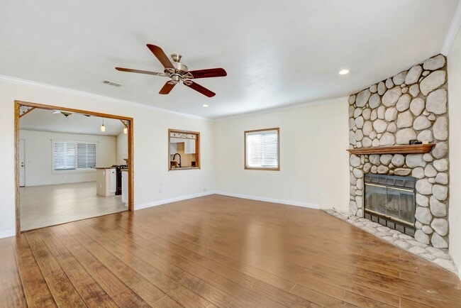 Building Photo - Single-family home located within the 'Eti...