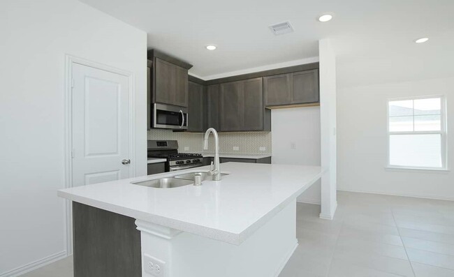 Building Photo - 3607 Crescent Moon Ct