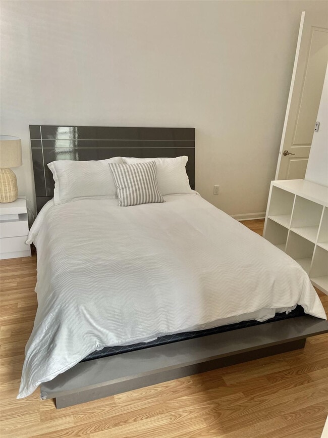 Building Photo - 3213 NE 5th St