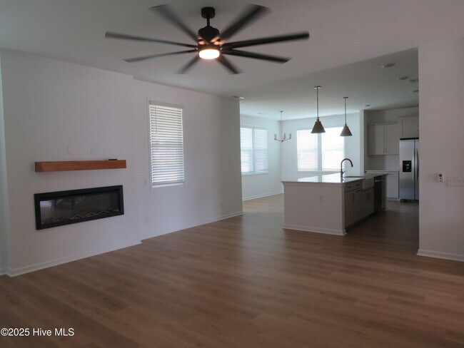 Building Photo - 370 Summer Wind Wy