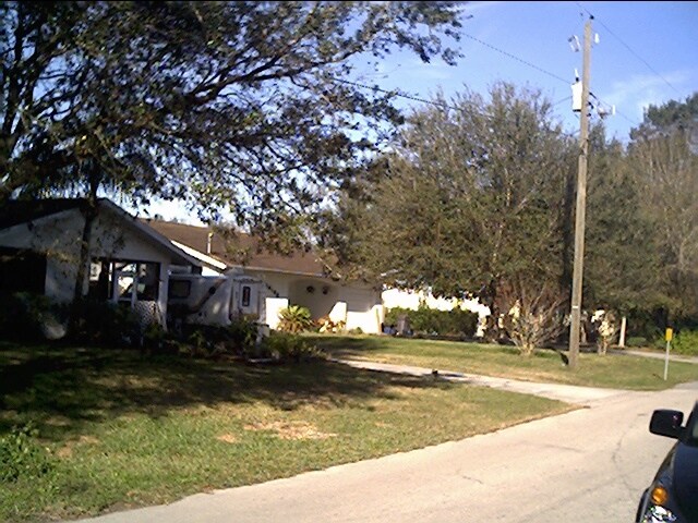 Building Photo - Lake Burrell Duplexes
