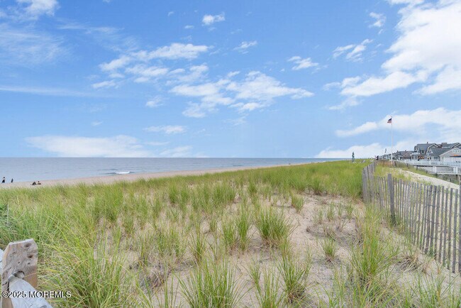 Building Photo - 985 Ocean Ave