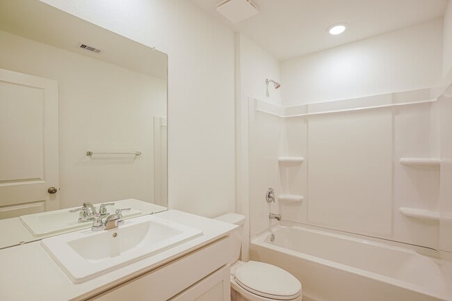 Building Photo - 319 Bush Mdw Ln