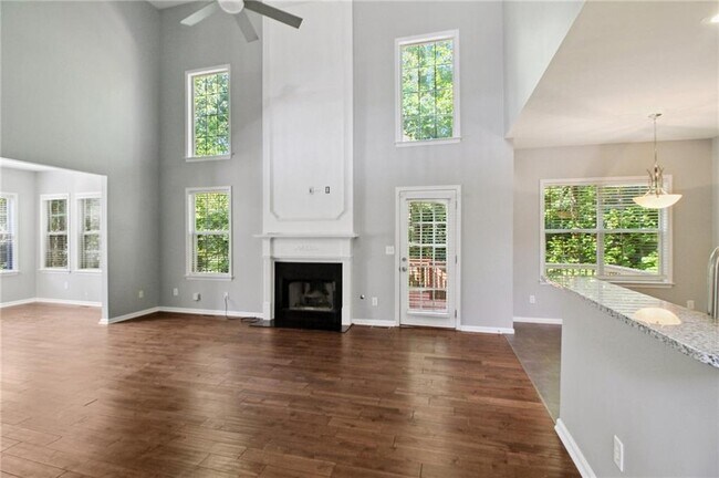 Building Photo - 2011 Chelton Way SE