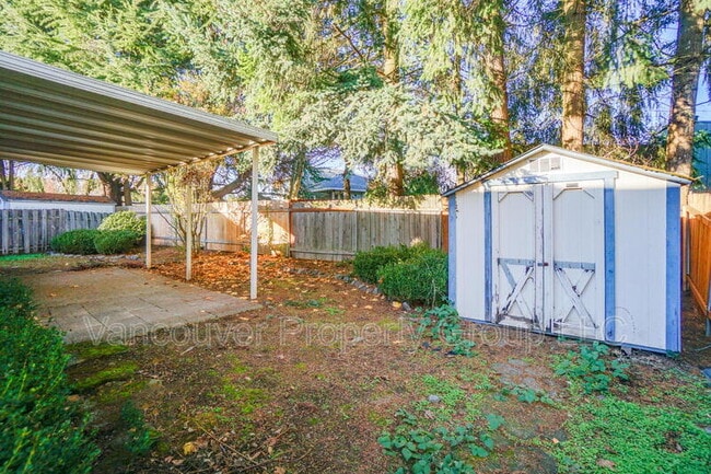 Building Photo - 1906 NE 151st Cir