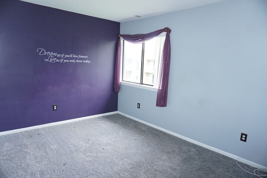 Building Photo - 35431 Hickory Woods Dr