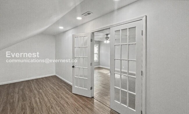 Building Photo - Modern Living in Saddle Bridge with Private Patio / 4 Beds and 2.5 Bath / Available Now!