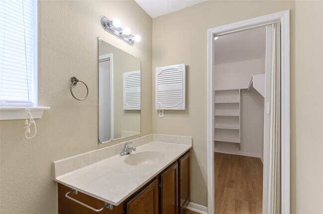 Building Photo - 10427 Huntington Pl Dr