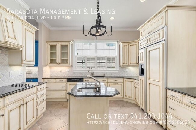 Building Photo - 4561 Murcia Blvd
