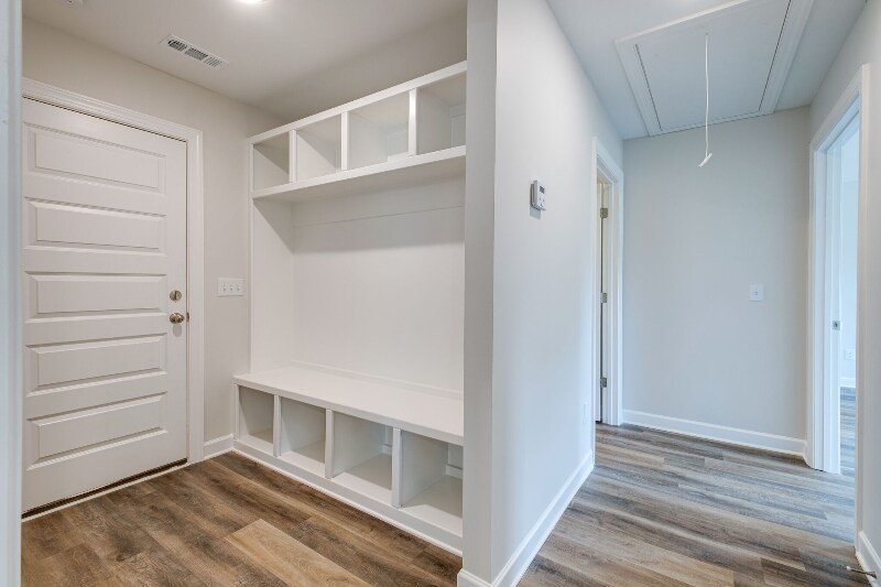 Building Photo - 644 S Tunnel Rd