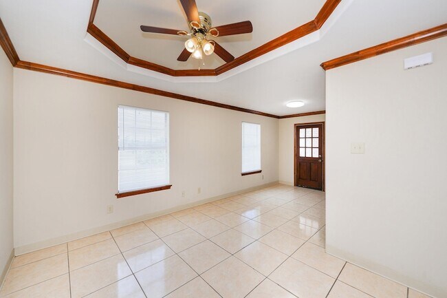 Building Photo - 2704 San Agustin Ave