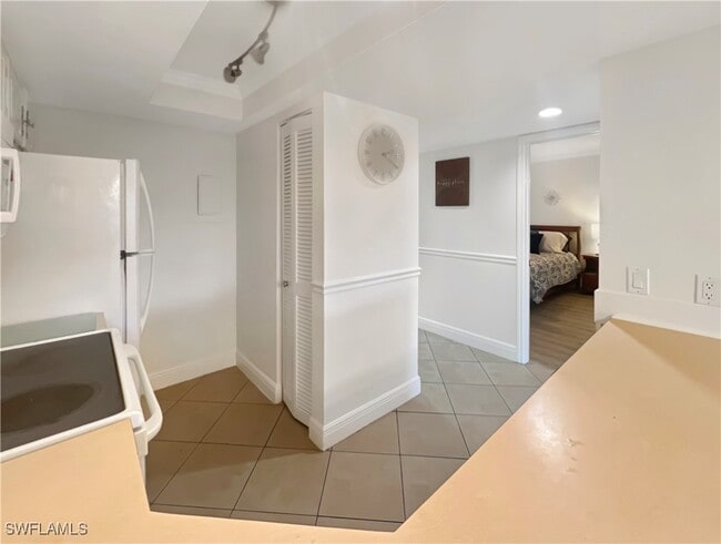 Building Photo - 600 Neapolitan Way