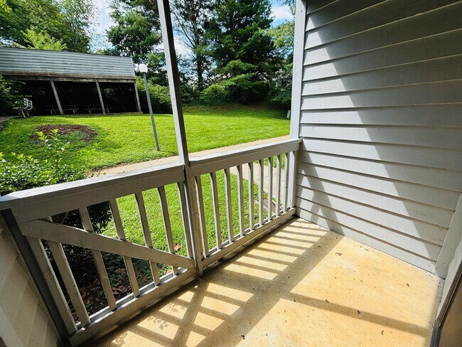 Building Photo - 507 Sunridge Dr
